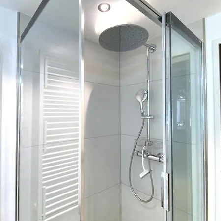 Laerchenwald 1905 Leukerbad